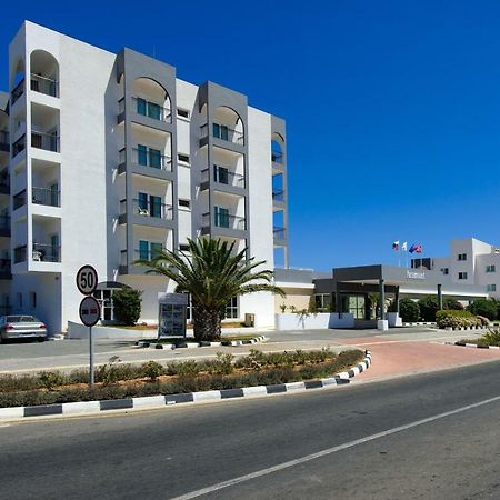 Paramount Hotel Apartments Protaras Esterno foto