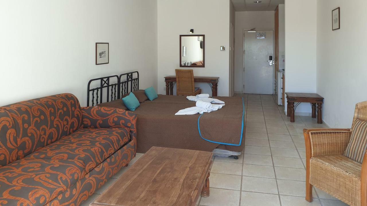 Paramount Hotel Apartments Protaras Esterno foto
