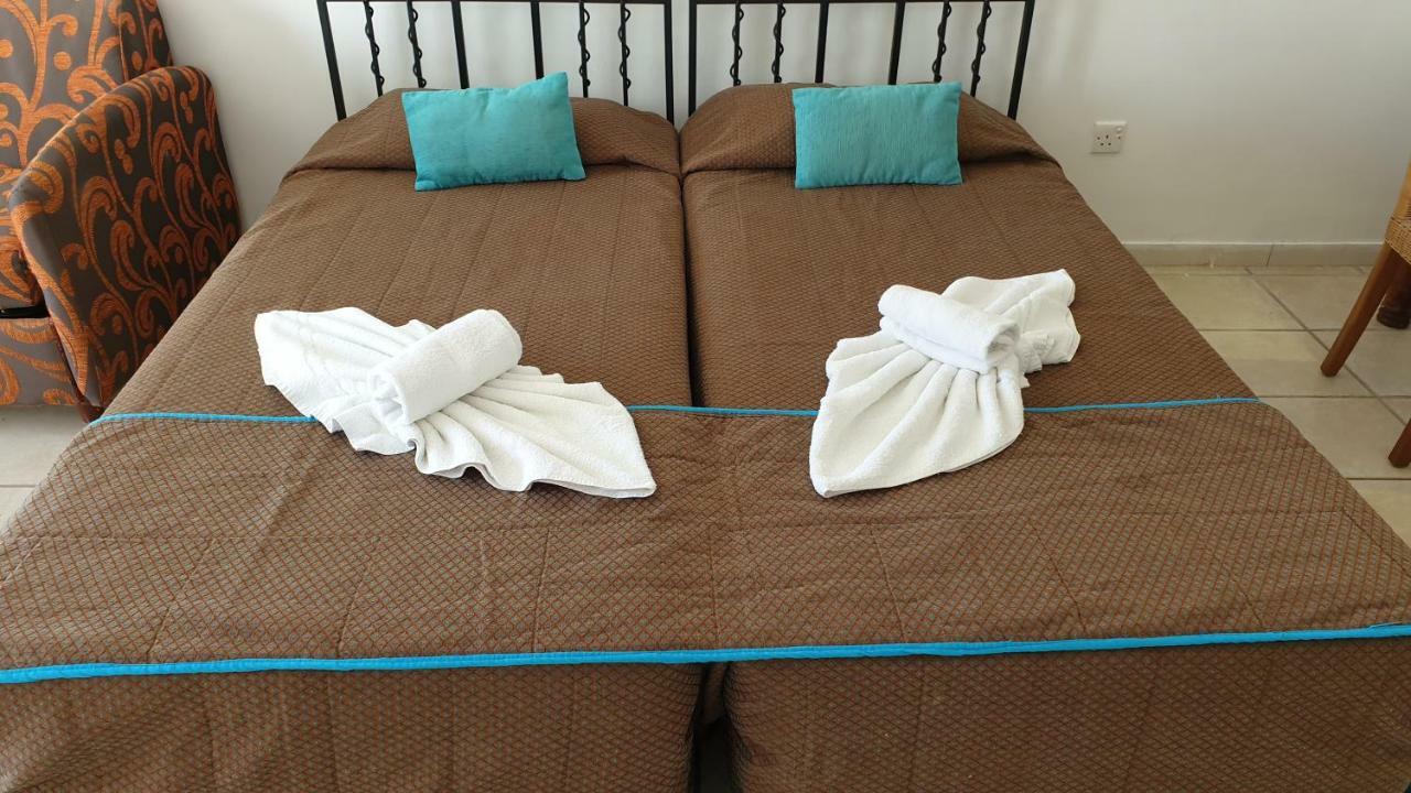Paramount Hotel Apartments Protaras Esterno foto