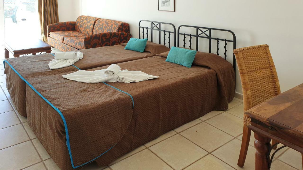 Paramount Hotel Apartments Protaras Esterno foto