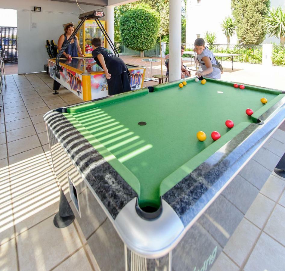 Paramount Hotel Apartments Protaras Esterno foto