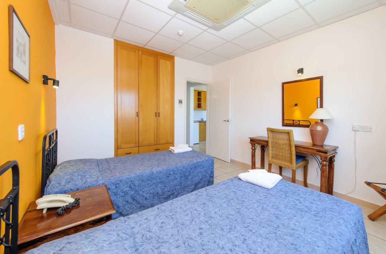 Paramount Hotel Apartments Protaras Esterno foto
