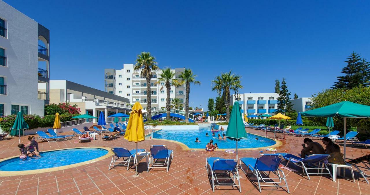Paramount Hotel Apartments Protaras Esterno foto