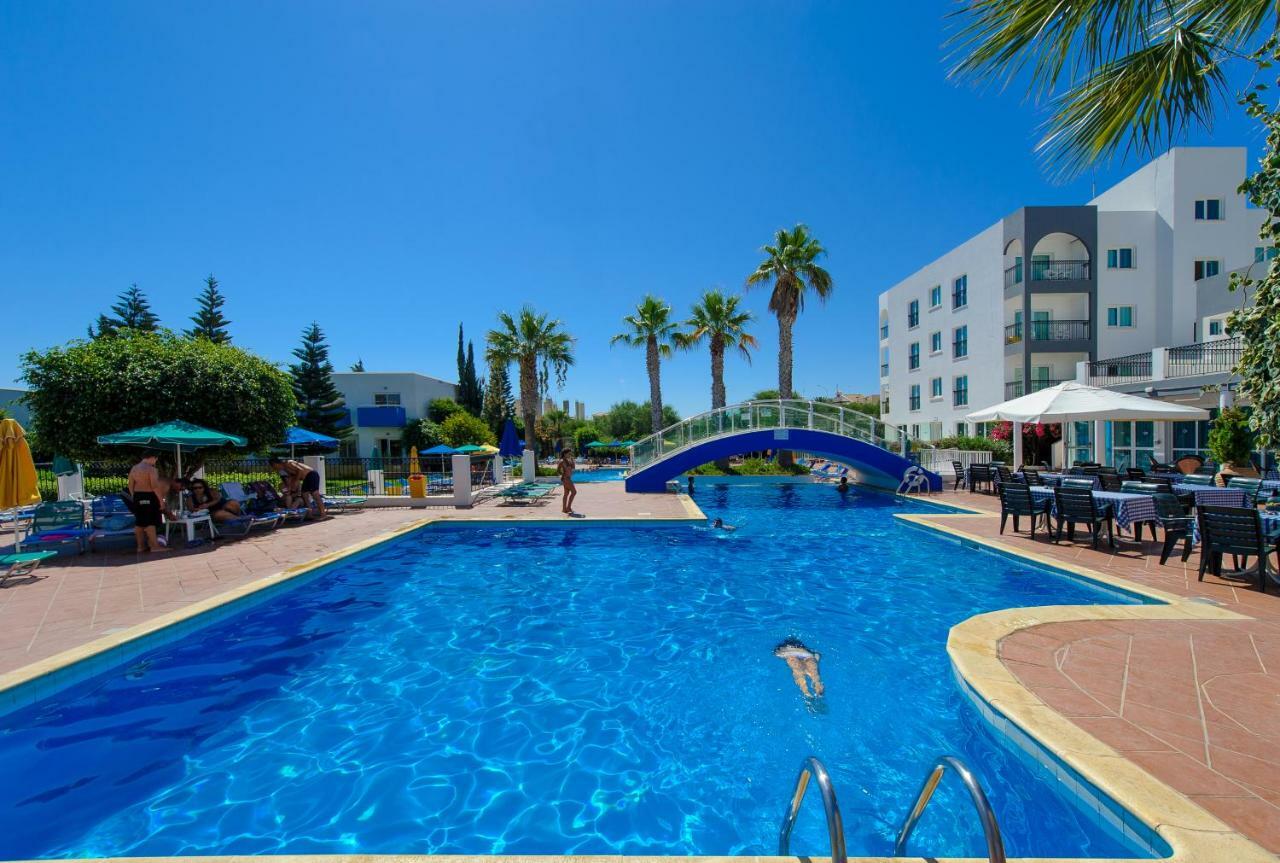 Paramount Hotel Apartments Protaras Esterno foto