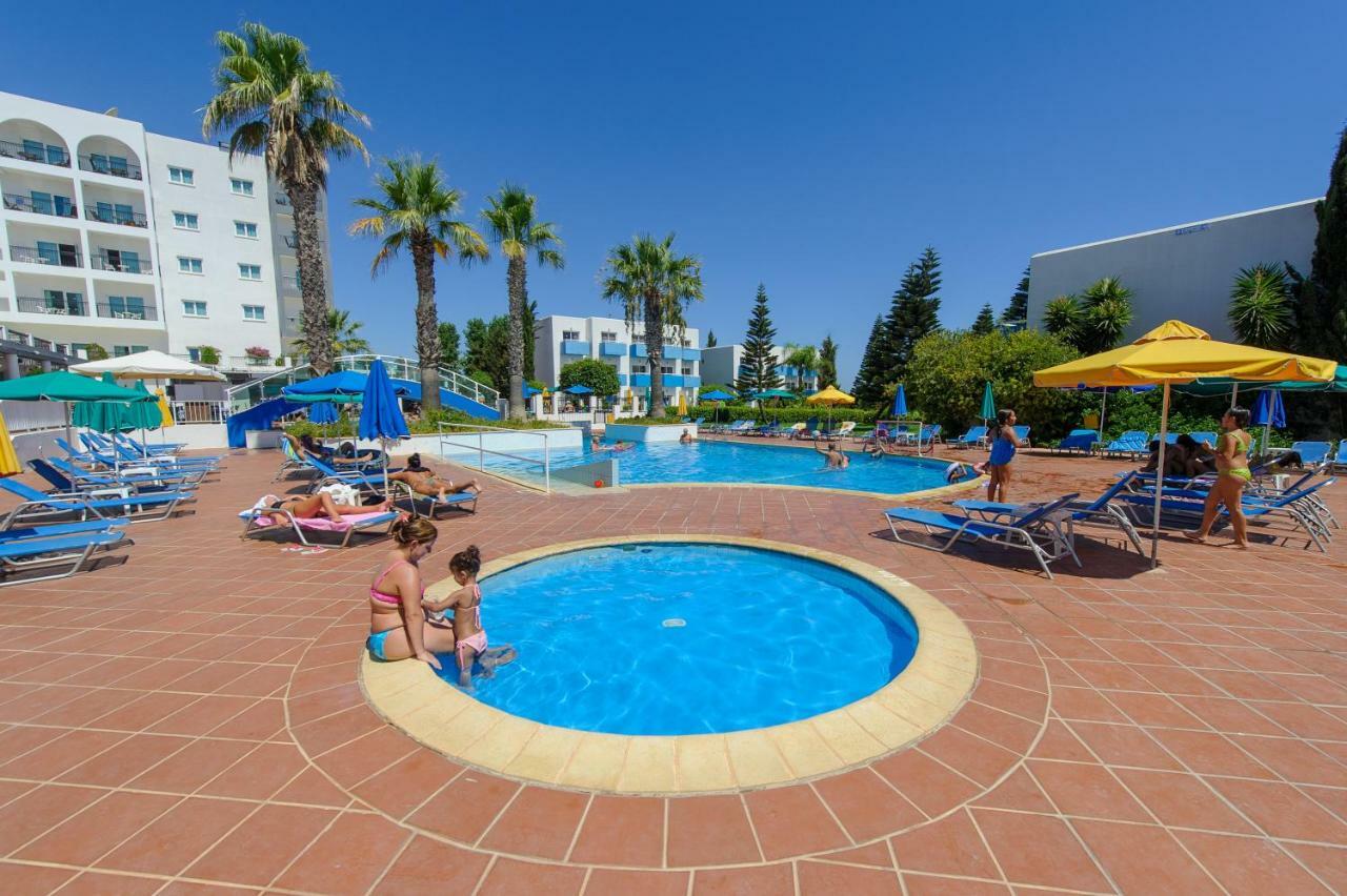 Paramount Hotel Apartments Protaras Esterno foto