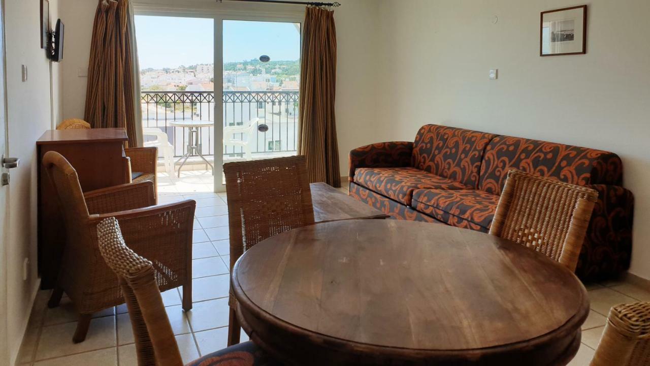 Paramount Hotel Apartments Protaras Esterno foto