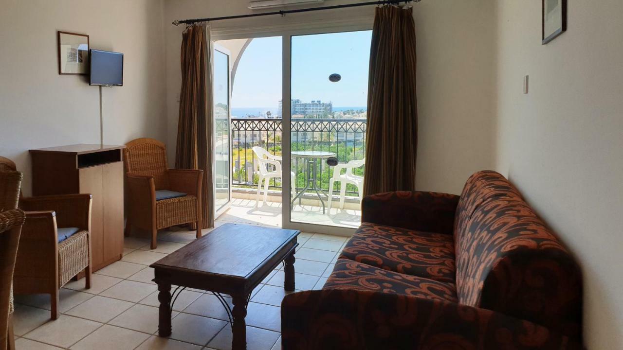 Paramount Hotel Apartments Protaras Esterno foto